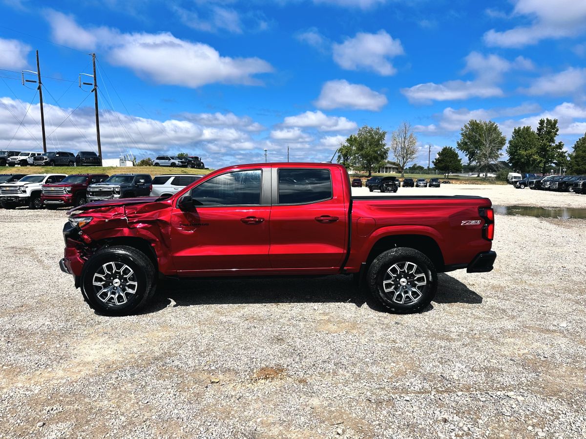 2024 Chevrolet Colorado Z71 - Photo 10