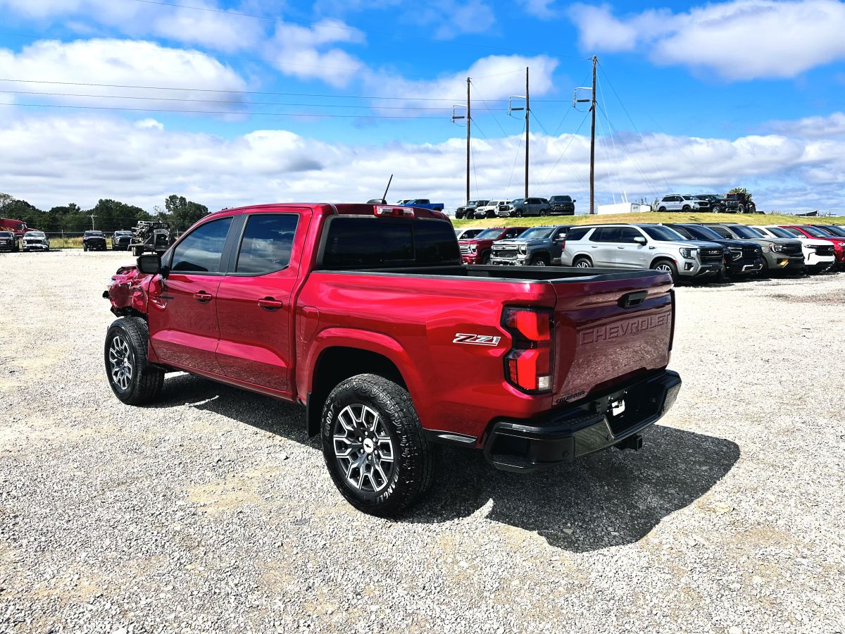 2024 Chevrolet Colorado Z71 - Photo 11