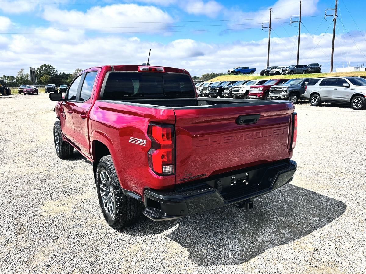 2024 Chevrolet Colorado Z71 - Photo 12