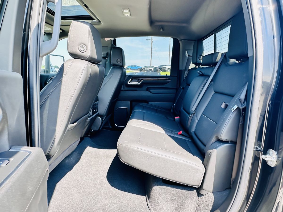 2024 GMC Sierra 2500HD SLT - Photo 17