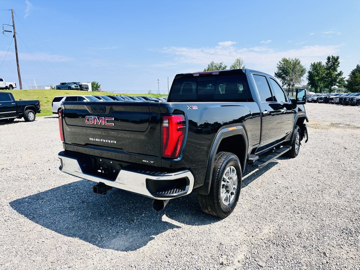 2024 GMC Sierra 2500HD SLT - Photo 11
